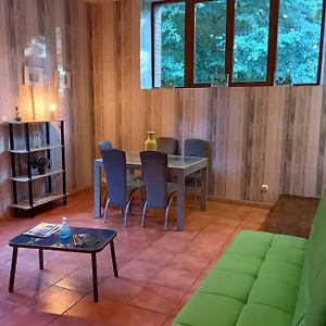 Appartement Dans Le Jardin Du Château, Agonges